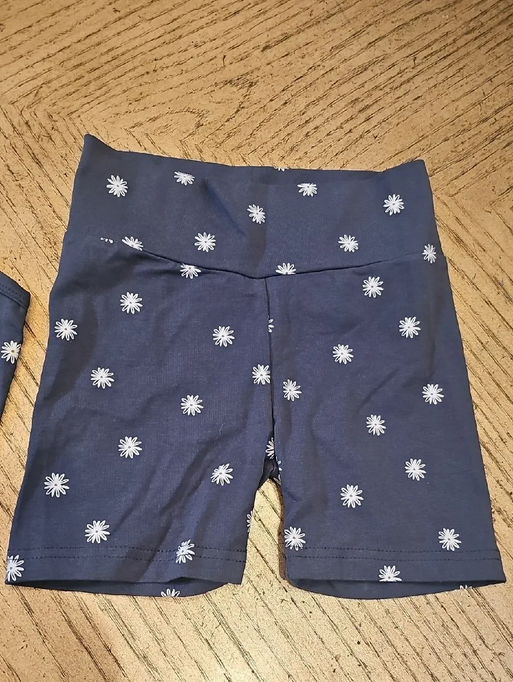 Girls Navy Daisy Tank and Bike Shorts Set Size 6 NWOT